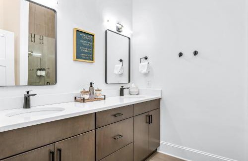Arts District Apartment | Bettye - A