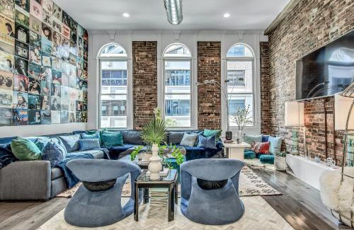 Arts District Apartment | Bettye - B