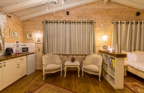 Kahal Bed & Breakfast | Betzel Haella