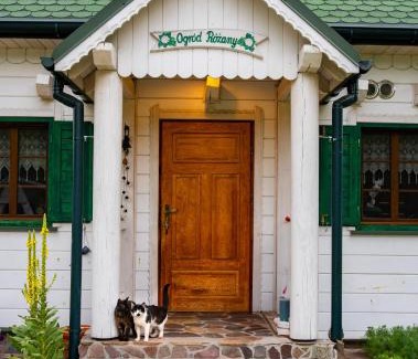 Rawa Mazowiecka Cabin | Biały Domek w Ogrodzie Różanym