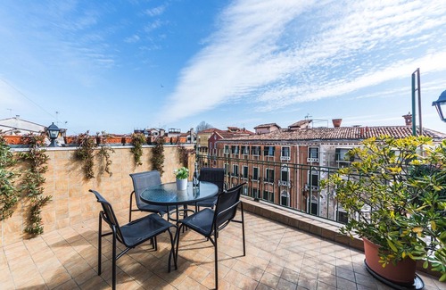 Castello Apartment | BIANCIAL PENTHOUSE WITH SPLENDID TERRACE SOLARIUM OVERVIEW OF THE LAGOON