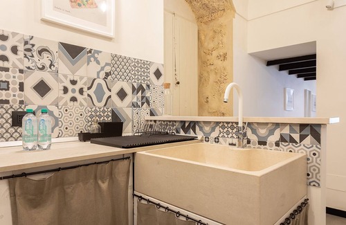 Noto Historic Centre Apartment | Biancospino Suite by Wonderful Italy