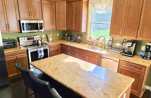 Kunkletown House | Big And Spacious 5-Bedroom With Outdoor Pool in Kunkletown near Blue Mountain