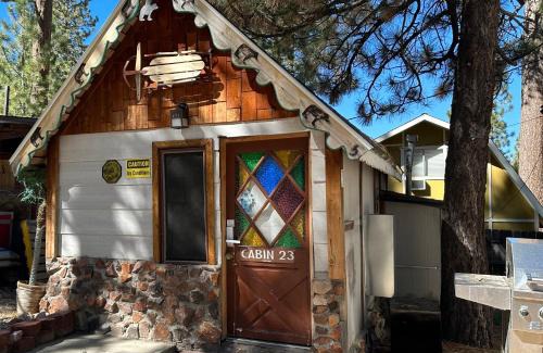 The Village House | Big Bear Lake - Tulip Lane Cabin #23 - Micro Cabin