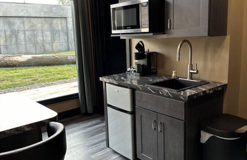 Town of Sullivan House | Big Cat Bungalows at The Haven