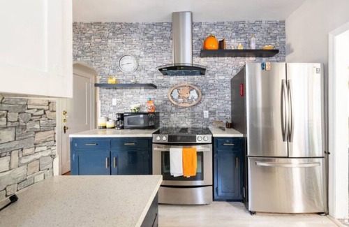 Danville House | Big Group? Centrally& Stylish 4BR/3.5BA Home