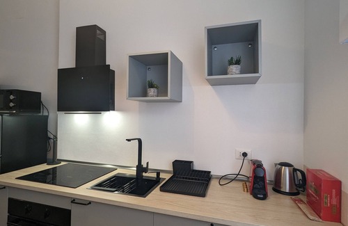 Verona City Centre Apartment | Big House-Private parking-12" walk from the ARENA