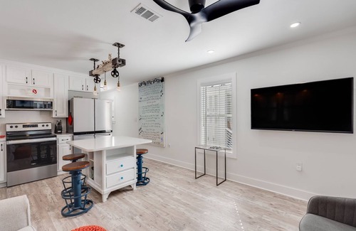 San Juan House | Big Juan- Steps to Beach- 4 Bikes!