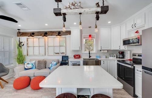 San Juan House | Big Juan- Steps to Beach- 4 Bikes!