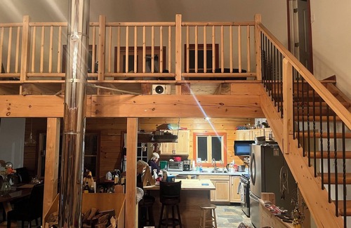 Putnam Valley Cabin | Big Log Cabin on a lake in the woods; 4 BR 4 full bathrooms in Putnam Valley