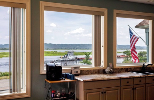 Minneiska House | Big River Escape Grandview Manse