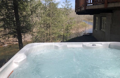 Hunter House | Big Timber Lodge - Hunter Mountain's Best Getaway!