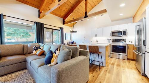 Majestic Pines Apartment | Bigwood #45 condo