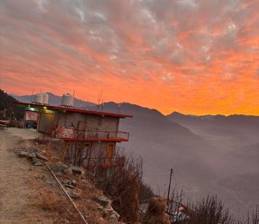 Mohal House | Bijali mahadev valley view home stay