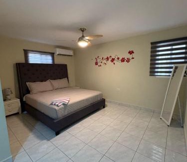 Paradera House | Bijou Villa Bloemond- 3BR-2BTH-pool Studio