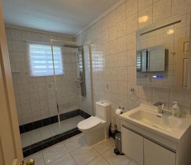 Paradera House | Bijou Villa Bloemond- 3BR-2BTH-pool Studio