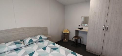 Great Houghton Apartment | Billing Aquadrome , Hailsham 2 Bedrooms, BLP60