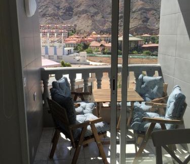 Lomo Quiebre Apartment | Billy's Las Rocas Apt Playa de Mogan with pool access