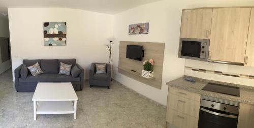 Lomo Quiebre Apartment | Billy's Las Rocas Apt Playa de Mogan with pool access
