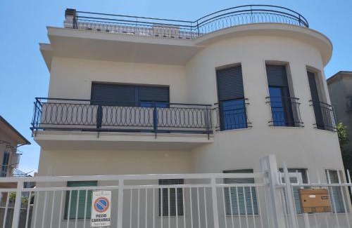 Minturno Apartment | Bilocale per 2 - Quadrilocale per 6 - Appartamenti Sebastiani centralissimi