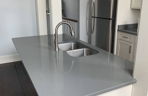 Frankfort Apartment | Bing’s Downtown Guest Suite on Main