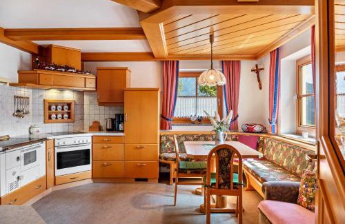 Goldegg Apartment | Biobergbauernhof Bergzeit Apartment