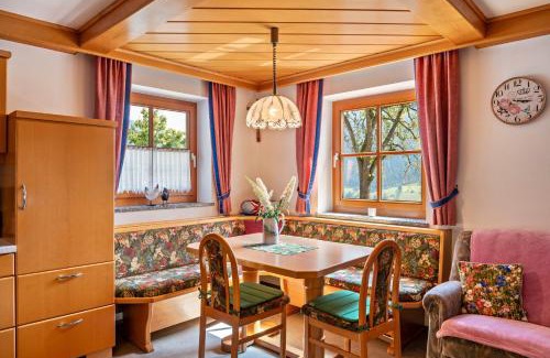 Goldegg Apartment | Biobergbauernhof Bergzeit Apartment