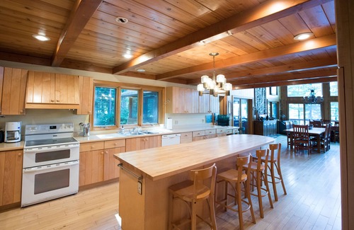 Boulder Junction House | BIRCH BRAE- Spectacular House On Big Lake For An Amazing Northwoods Experience!