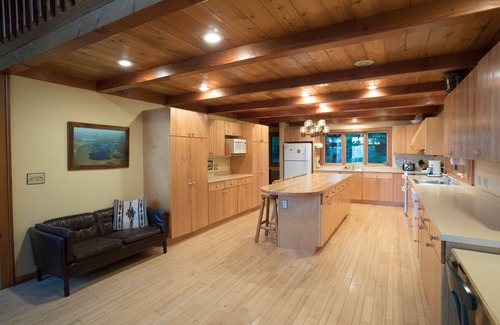 Boulder Junction House | BIRCH BRAE- Spectacular House On Big Lake For An Amazing Northwoods Experience!