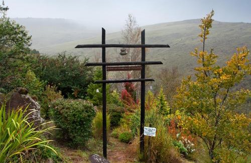 Underberg Cabin | Birches Cottage & the Willows Garden Room