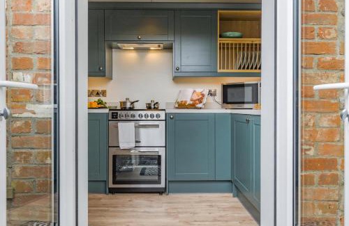 Weybourne House | Bird Cottage