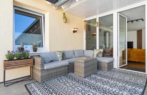Wehrda House | BIRDHOUSE - Big Living for 12 with two Terraces, BBQs, Kicker, Fitness