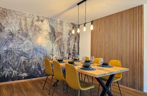 Wehrda House | BIRDHOUSE - Big Living for 12 with two Terraces, BBQs, Kicker, Fitness