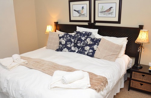 uMlalazi Bed & Breakfast | Birds of paradise B&B