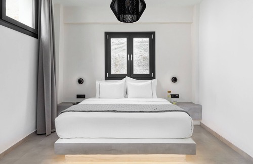 Imerovigli House | Blé Suites Santorini