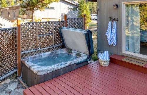 Oregon Water Wonderland House | Black Bear Cabin by AvantStay Modern Bend Escape Mt. Bachelor Ski Cabin