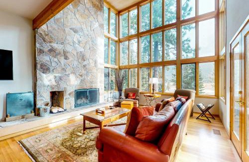 Black Butte Ranch House | Black Butte Ranch: Hilltop Getaway