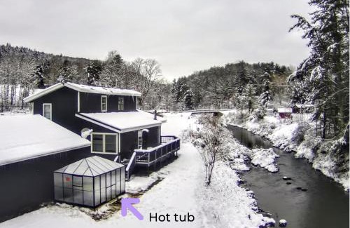 Town of Conesville House | Black Creek Lodge - Hot Tub, Game Room, Fire Pit