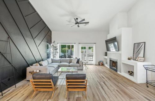 Paradise Park Vista House | Black Palm Sparkling Pool Pool Table Close To Kierland Entertainment Newly Designed Beauty