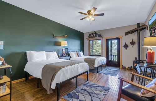 Stanardsville Hotel | Black Smith - Rm. 106