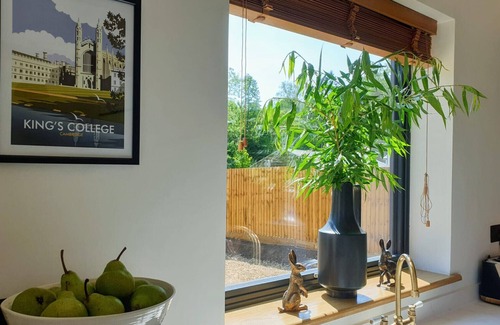 Howlett End Cottage | Blackbarn Wood