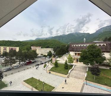 Bajram Curri Hotel | BlackMountain Hotel