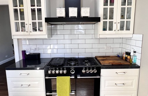 Traralgon House | BLACKSMITHS LANE 2 BEDROOMnGorgeous ultra clean 2 Bedroom/2 Bathroom cottage.