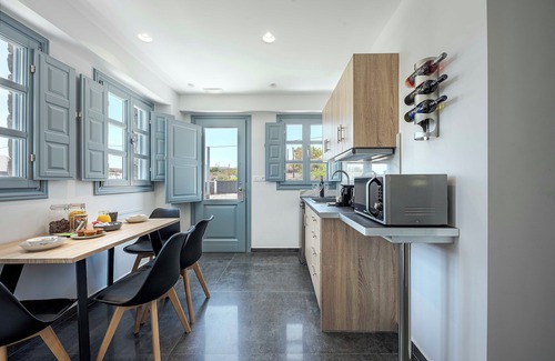 Emporio Bed & Breakfast | BlackStone Luxury Suites