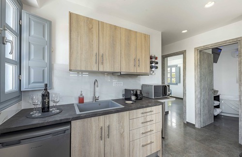 Emporio Bed & Breakfast | BlackStone Luxury Suites