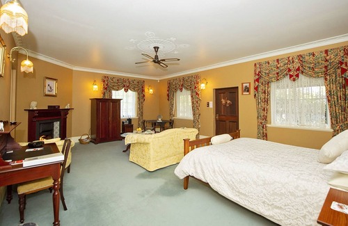 Mullalyup Hotel | Blackwood Inn Innkeepers House