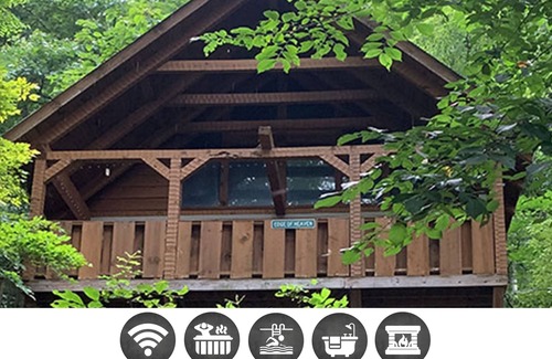 Townsend Cabin | Blessed Nest 1 Bedroom Cabin by RedAwning