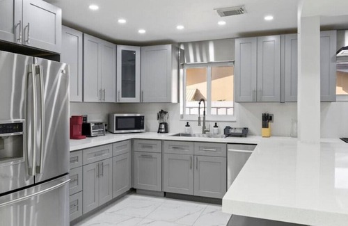 Pembroke Pines House | π
 Blissful Retreat w/ HEATED POOL π΄ 4BDR 2BA