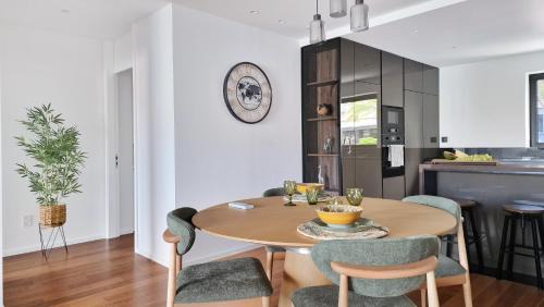 Sao Martinho Apartment | Blissful Suite by LovelyStay