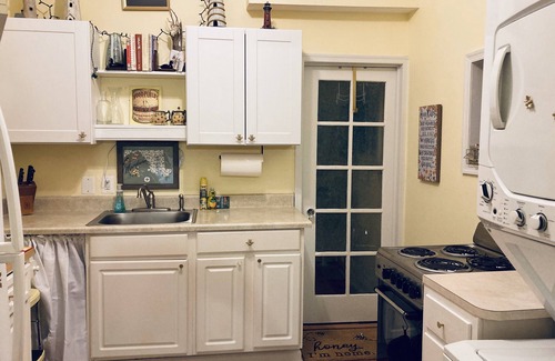 North Beach House | Blocks to the Boardwalk!